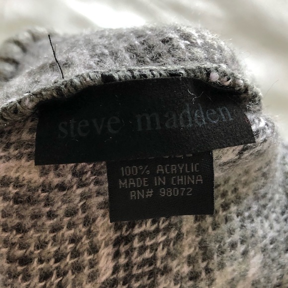 Steve Madden Snake Print & Neon Beanie Pom Hat - Picture 9 of 12
